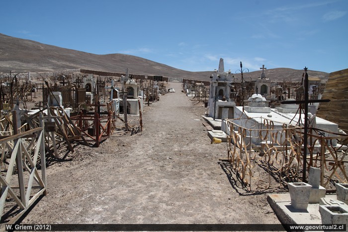 Cementerio de la salitrera Santa Luisa, desierto Atacama