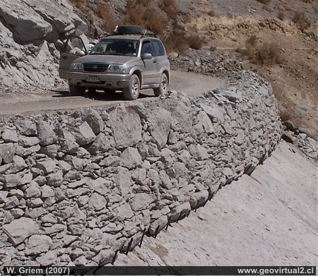 Camino en las minas de Cerro Blanco, Region de Atacama - Chile