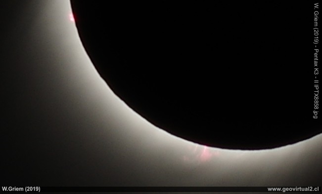 Corona del eclipse total en Atacama
