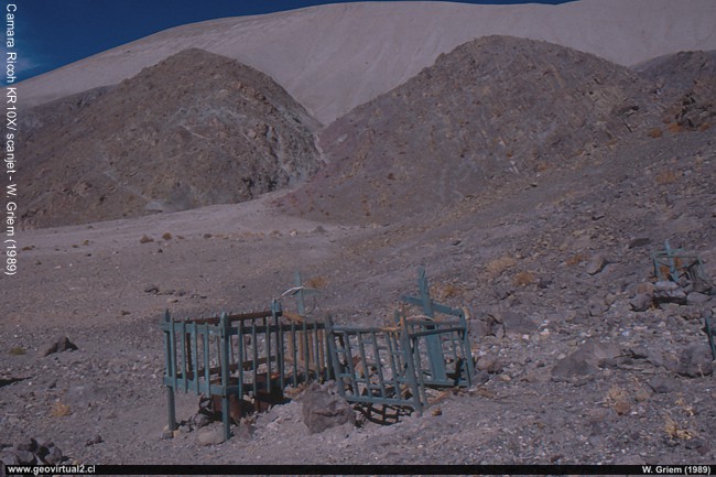 Eine kleine Grabstelle - Quebrada Chañaral Alto in der Atacama Wüste in Chile