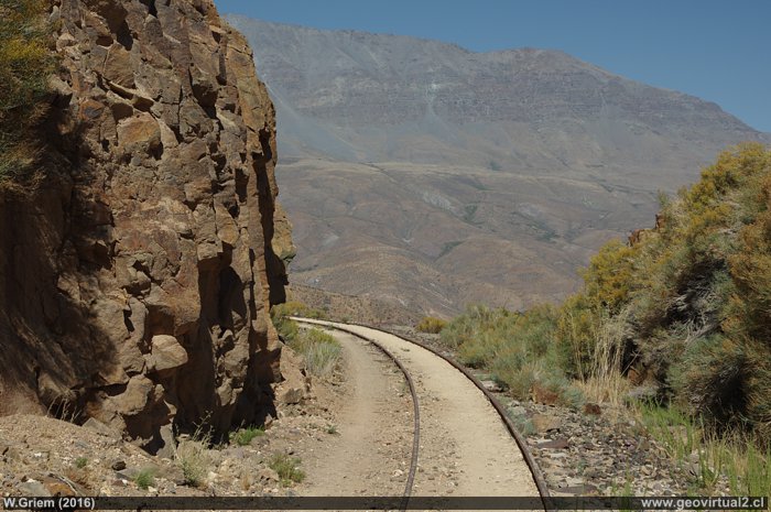 Linea ferrea en Chile - linea longitudinal cerca Espino