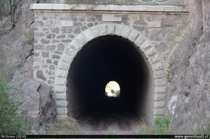 Túnel Maiten en la Región de Coquimbo, Chile - valle de Elqui