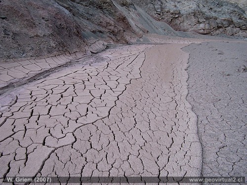 Dos generaciones de avalanchas de barro, mudflows en el desierto Atacama, Chile