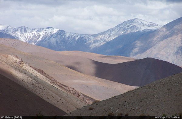 Blick auf die Hauptkordillera der Anden in Atacama: Hier der Potro Berg (Chile)