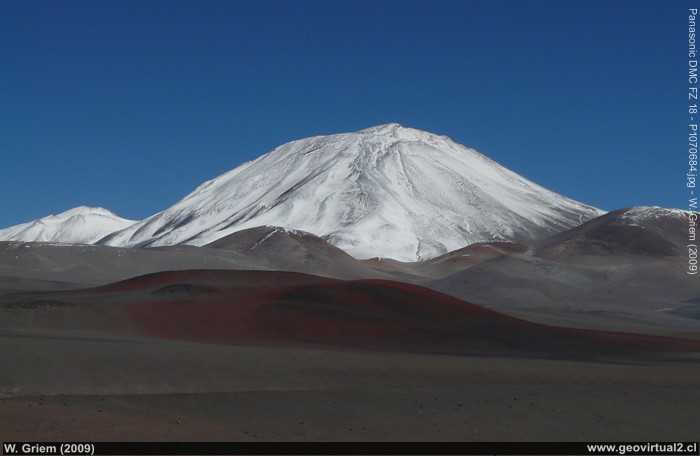 Atacama: Nevado del Incahuasi en la Cordillera de los Andes