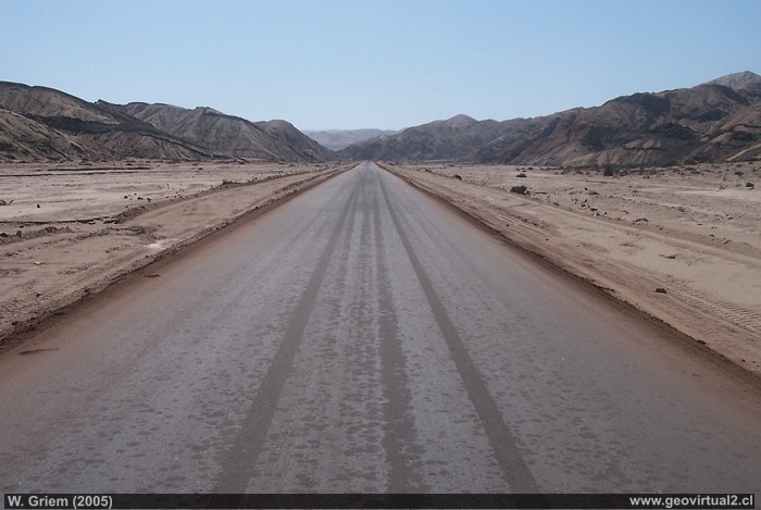 Road to the Panamericana - Quebrada Pan de Azúcar highway in the Atacama desert - North of Chile