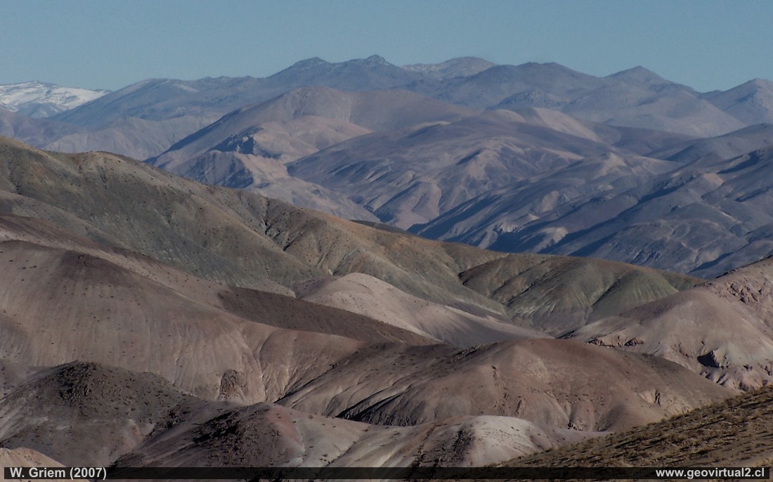 Die Anden in Atacama in der Nähe von Lomas Bayas (Chile)