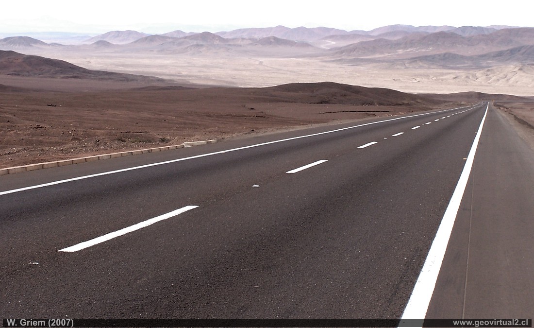 La Carretera Panamericana en el desierto Atacama, Chile