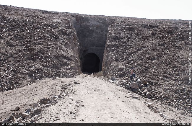 Portal norte del tunel entre Animas y Manto Verde (FFCC)