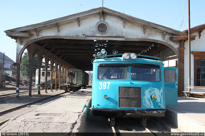 Triebwagen im Bahnhof von Copiapo, Atacama