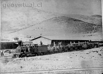 Tren en la estación de la mina Chañarcillo (Atacama, Chile)