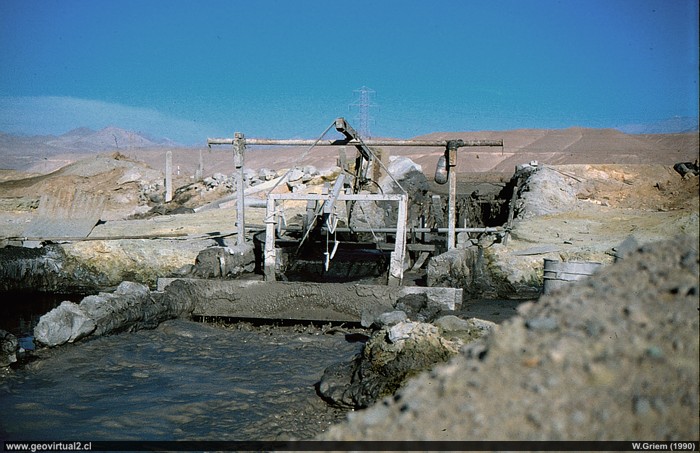 Aus dem kontaminiertem Salado Fluss wurden lange noch die restlichen Metalle herausgefiltert, Atacama, Chile