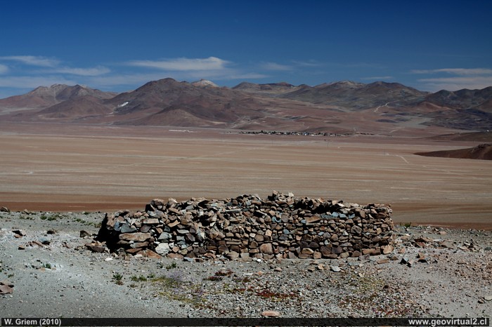 Ruinas en San Pedro de Cachiyuyo en el desierto de Atacama, Chile