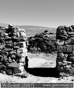 Ruinas en las minas abandonadas de Tres Puntas, Atacama - Chile