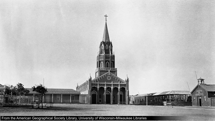 Iglesia de Caldera y plaza en 1913