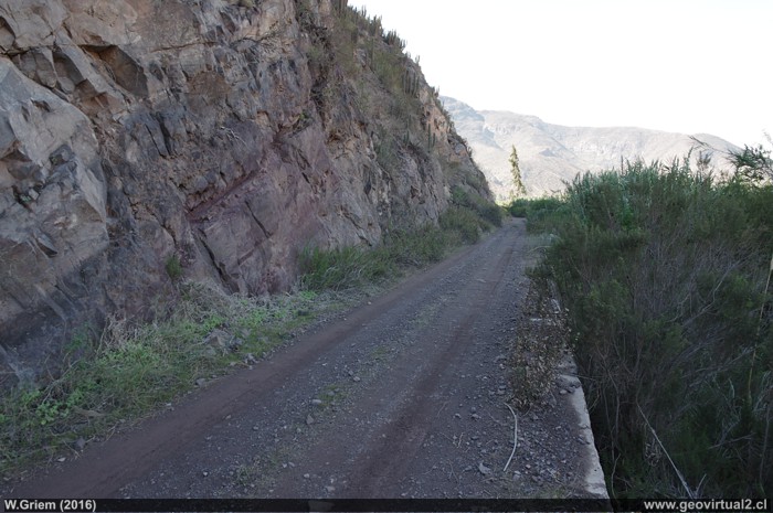 Trayecto ferroviario cerca Almendral, valle de Elqui, Región de Coquimbo