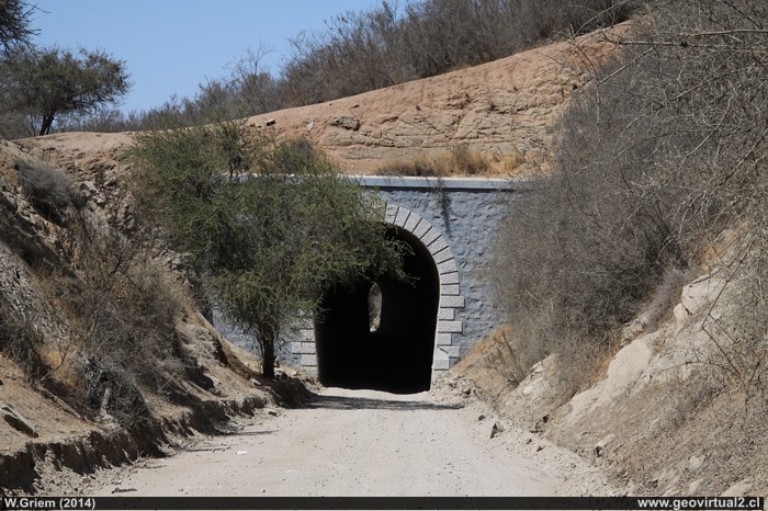 Túnel Recto entre Illapel y Tilama, longitudinal Chile