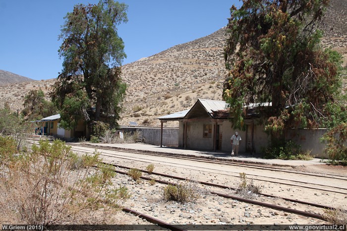 Estación Lagarrigue cerca de la cuesta Espino, ferrocarril longitudinal del Norte de Chile