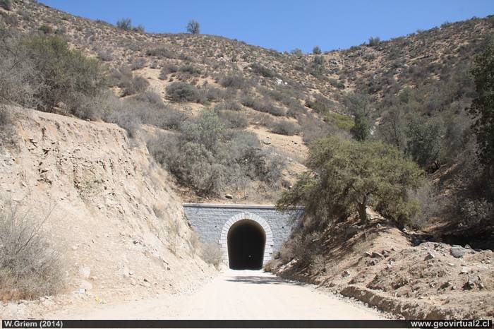 Portal sur del túnel Las Astas en la Región de Coquimbo, Chile