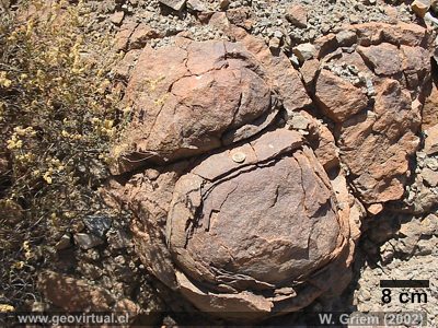 meteorización esferoidal de una roca en el desierto Atacama