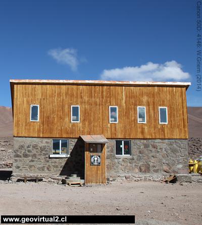 Die CONAF Schutzhütte am Negro Francisco See in den Anden der Atacama Region in Chile