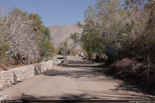 Dorfeinfahrt nach Pinte - Atacama, Chile