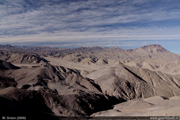 View from the viewpoint of Llampos towards the Cordillera de la Región de Atacama - Chile.