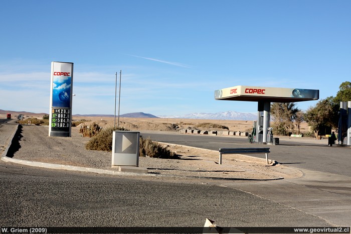Die Tankstelle Agua Verde inmitten der Atacama-Wüste: Hier gibt es mehr Benzin als Wasser; Atacama - Chile