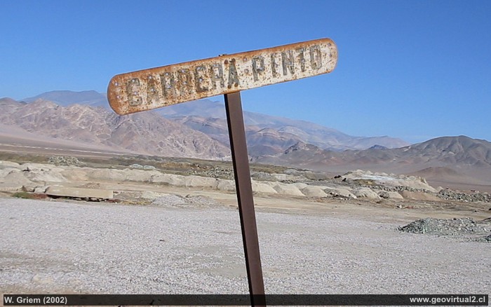 Letrero en la estación Carrera Pinto, Region de Atacama