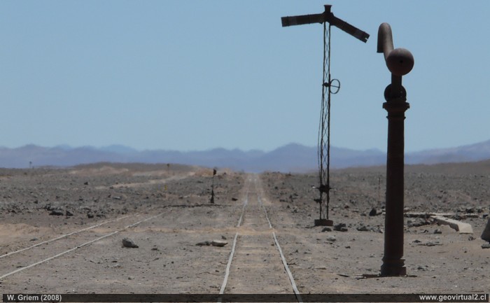 Linea ferrea en el desierto de Atacama, Chile