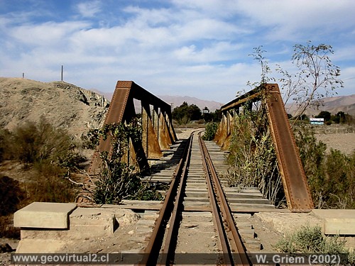 Puente de Toledo, linea longitudinal cerca de Copiapo, Chile