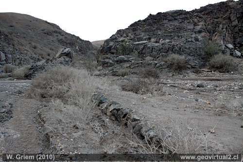 terraplen en la Quebrada Molle - del ex - ferrocarril a Chañarcillo
