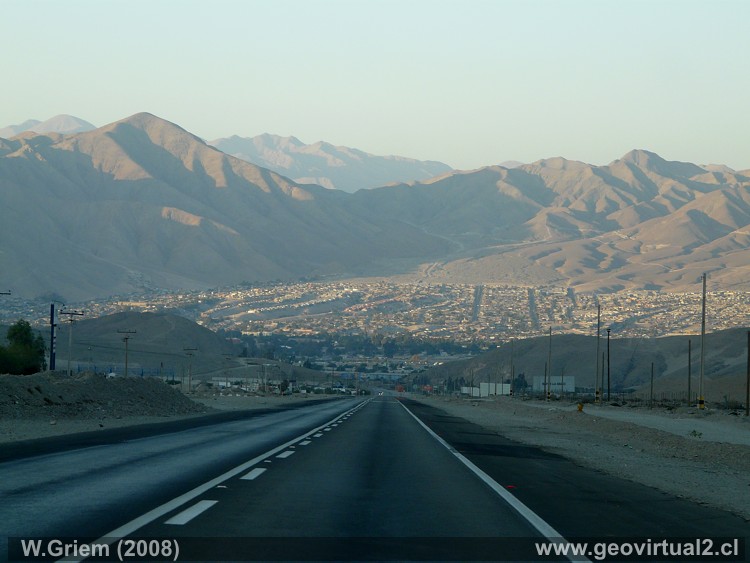 La carretera Panamericana - entrada sur a Copiapó, Atacama - Chile