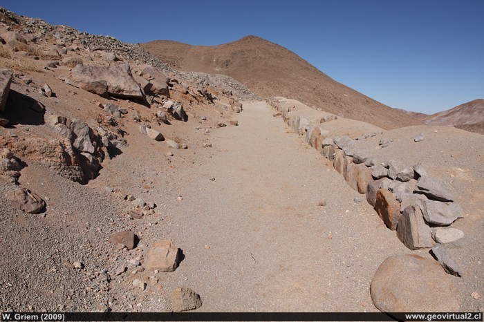 Camino mineros en el distrito Cachiyuyo de Llampos, Región de Atacama, Chile